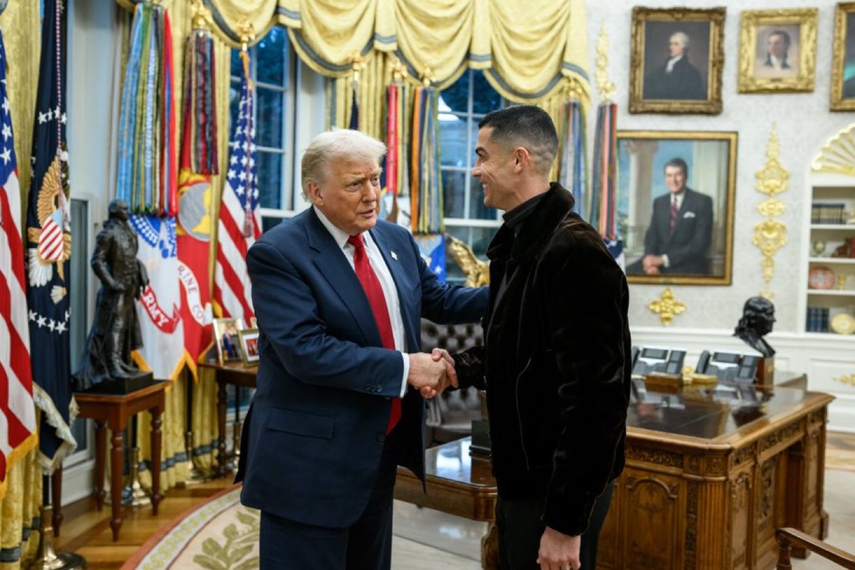 Trump and Ronaldo Photo in Oval Office Sparks Controversy Among Left